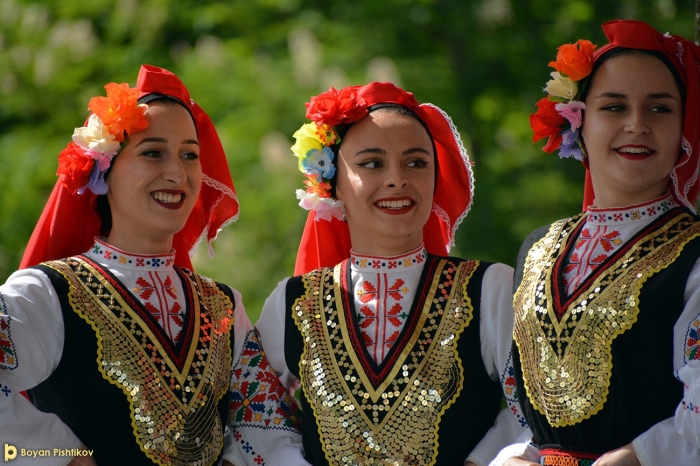 Folklore festivals and concerts